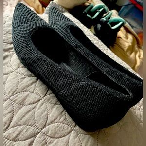 Naturalizer Pointed  Toe Black Flats